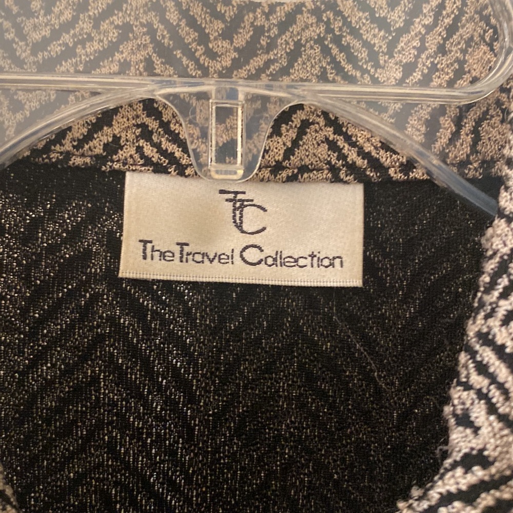 TTC- The Travel Collection front zip jacket - Picture 4 of 6
